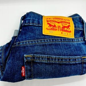 Levi's short shorts!